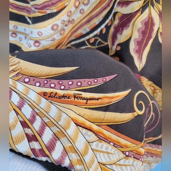 Salvatore Ferragamo Reversible Cardigan Size Large? - Picture 4 of 15